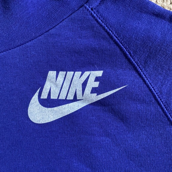 Blue ish purpleish Nike hoodie size medium - Picture 3 of 4
